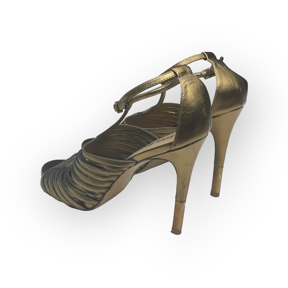 Neiman Marcus 𖤐 T-Strap Stiletto Heeled Sandal 𖤐 Metallic Gold Leather 𖤐 8M - Picture 7 of 16